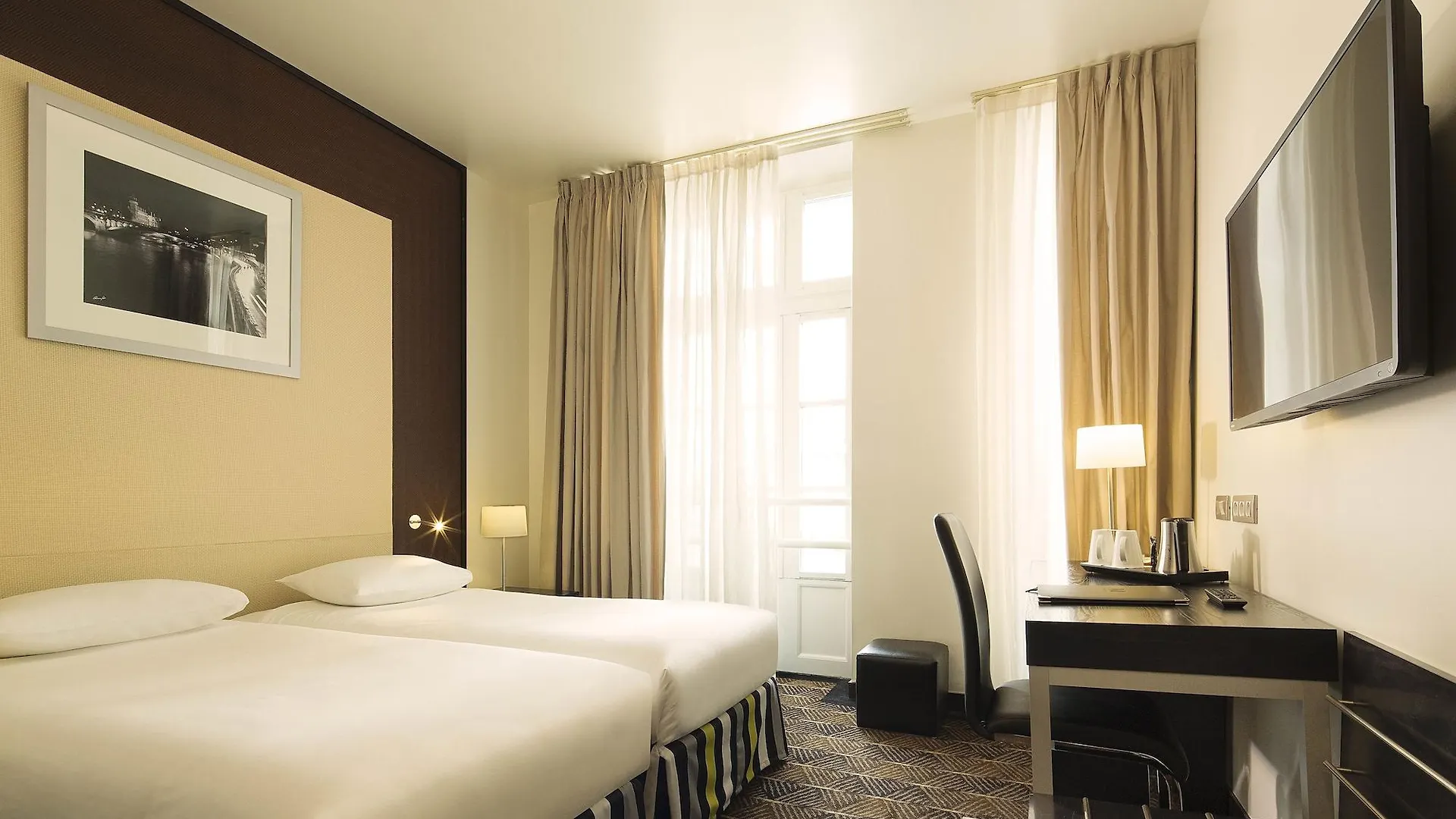 Le M Hotel