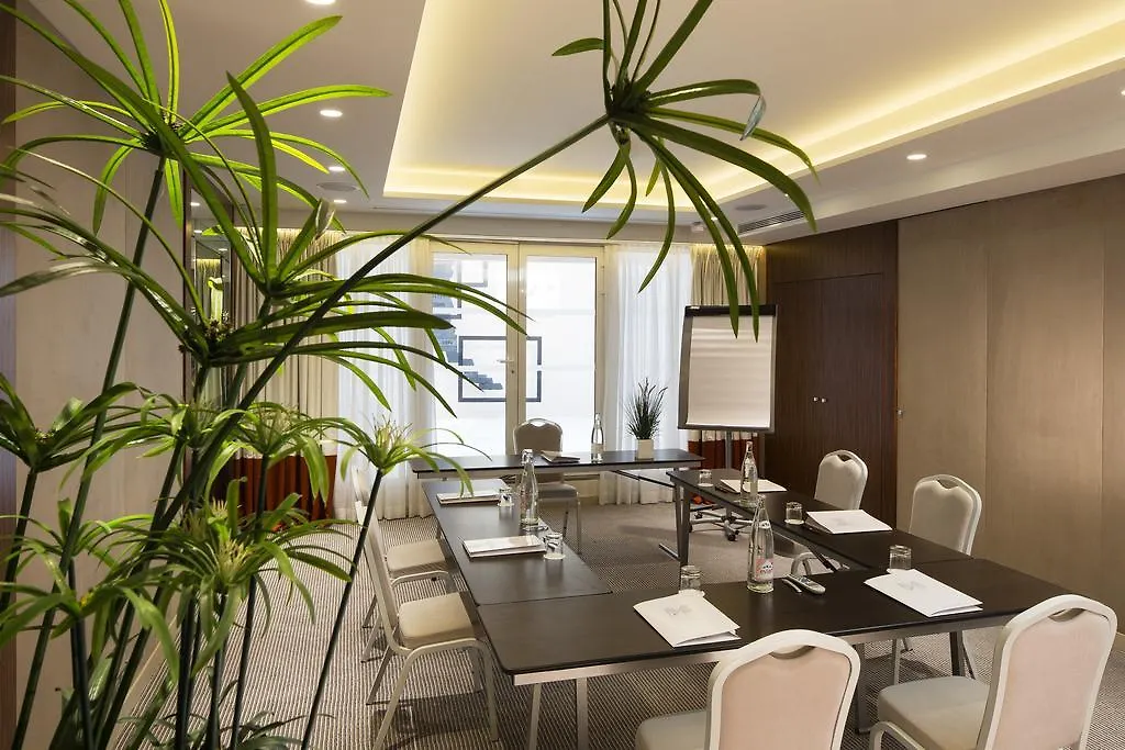 Le M Hotel Paris