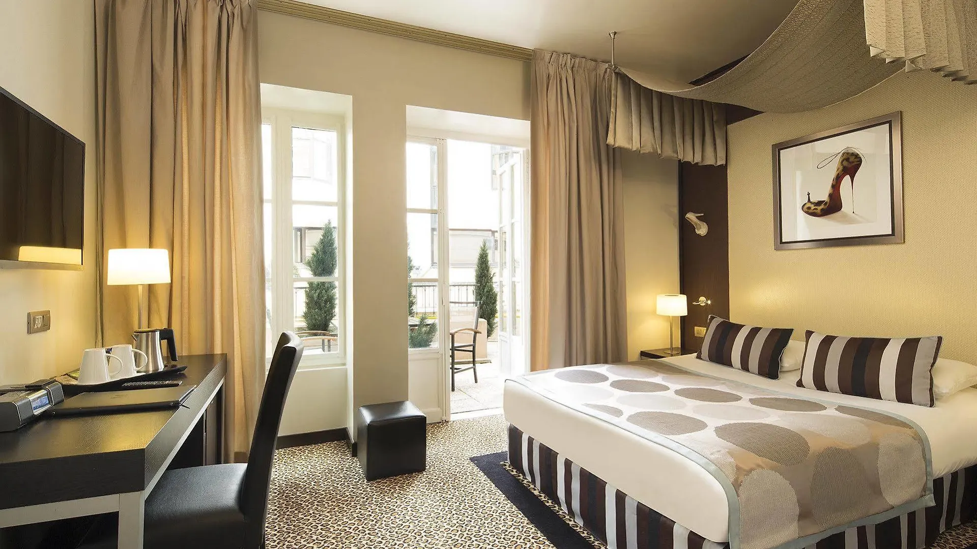 Le M Hotel 4*